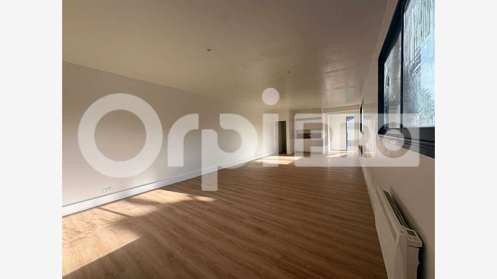 Bureaux rénovés de 90m² à louer Fontenay-Trésigny