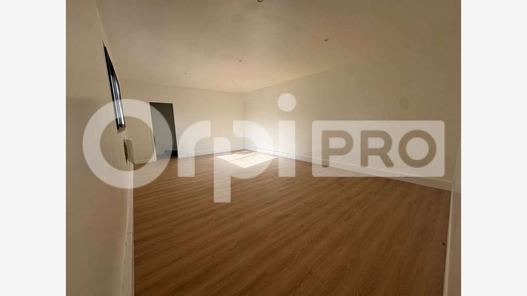 Bureaux rénovés de 90m² à louer Fontenay-Trésigny