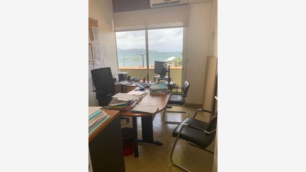 A louer bureaux de 413m² vue mer à Fort De France