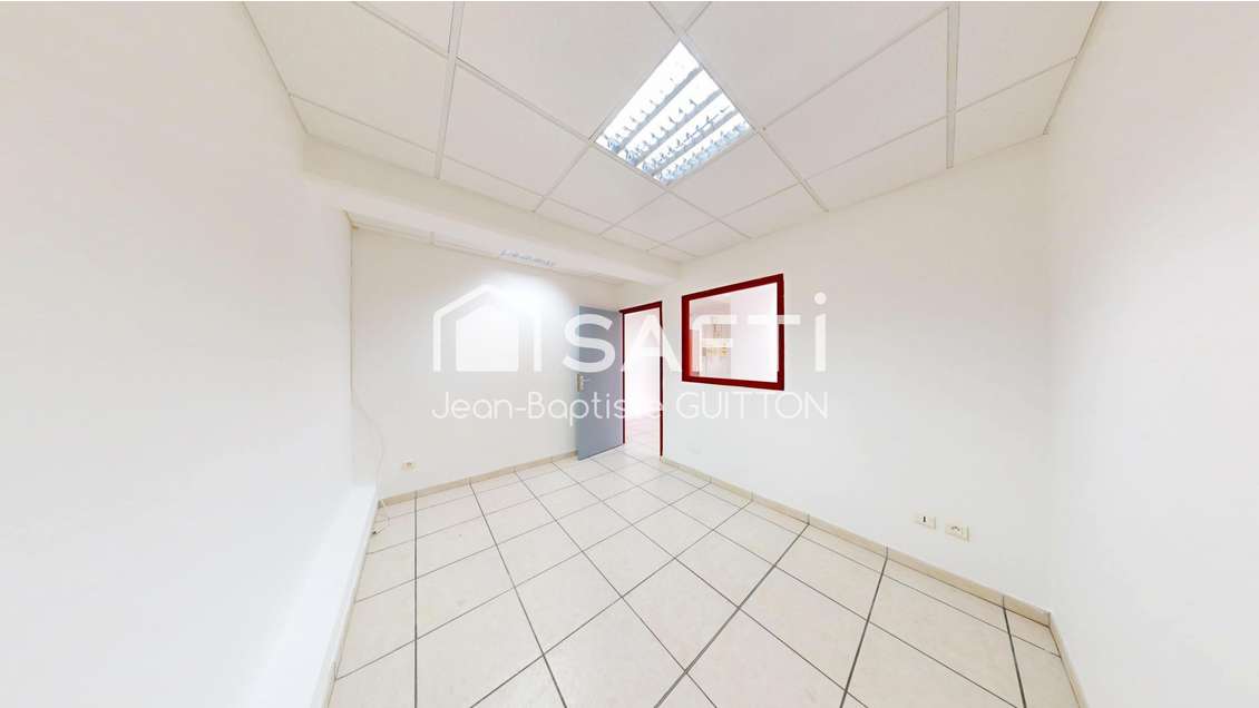 A louer local professionnel, bureau 10m² ZFU, FDF