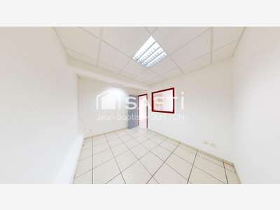 A louer local professionnel, bureau 10m² ZFU, FDF