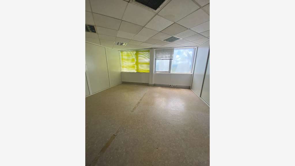 A louer bureaux 224m² à FDF Valmenière