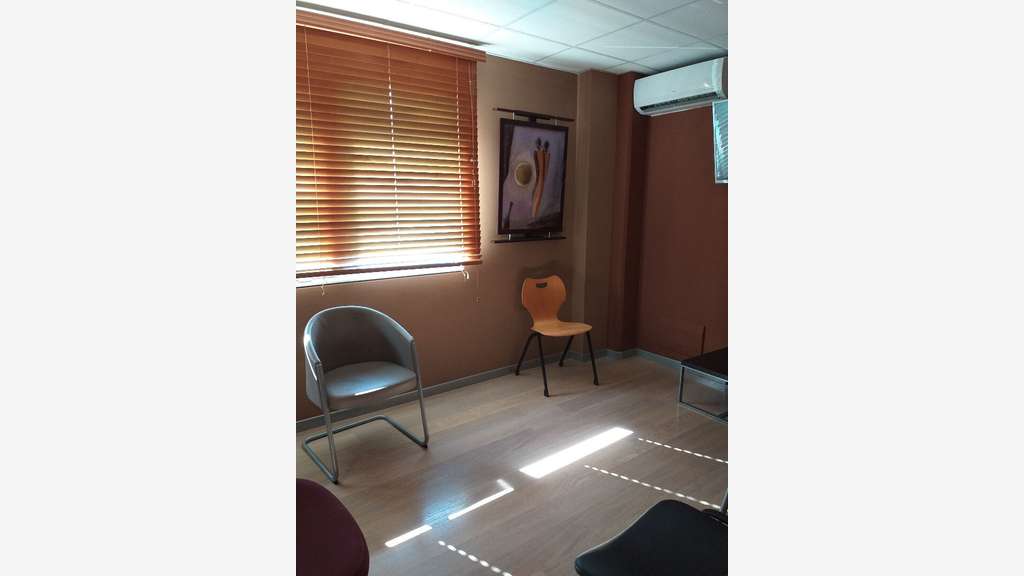 A louer plateau bureaux 159m² ZFU Dillon Stade