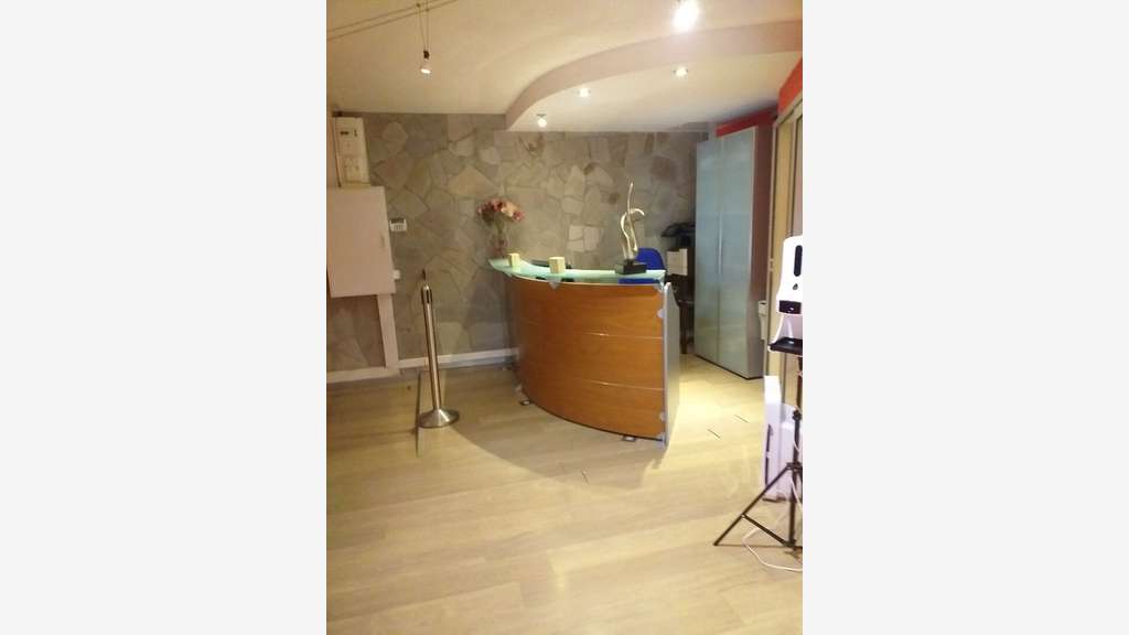 A louer plateau bureaux 159m² ZFU Dillon Stade