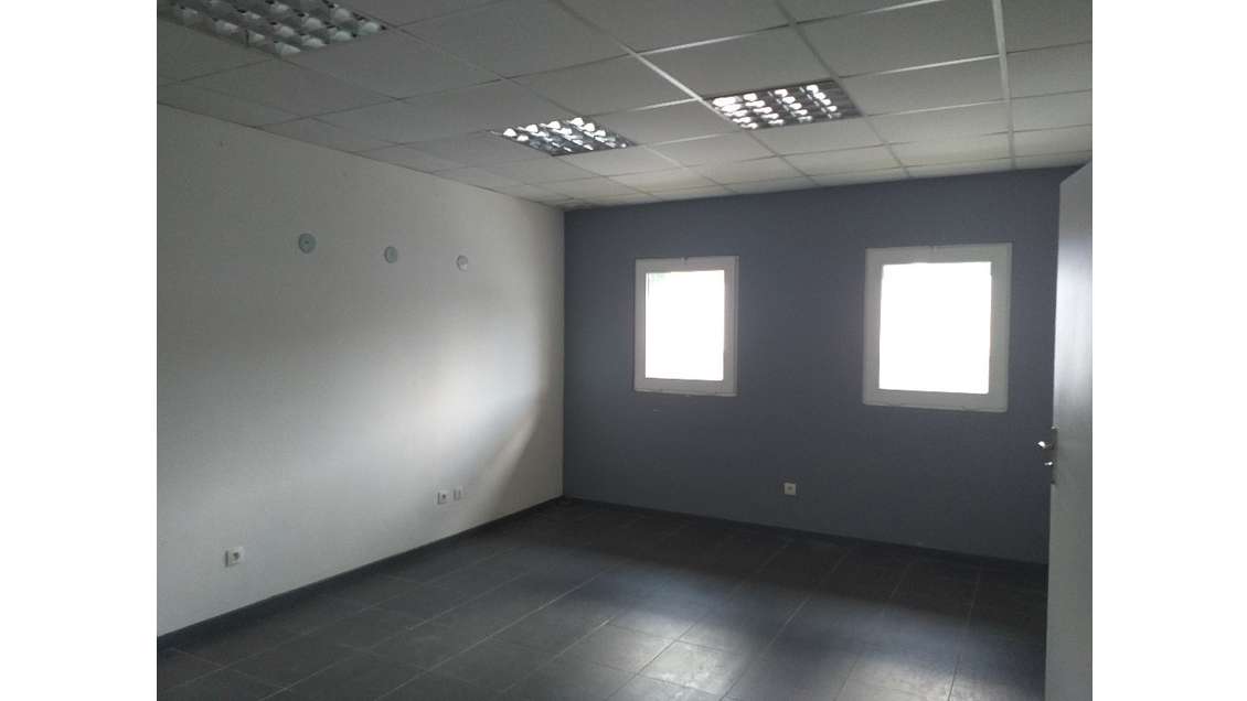 A louer bureaux 52m² ZFU Dillon Stade