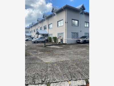 A louer bureaux 178m² ZFU Dillon Stade FdF