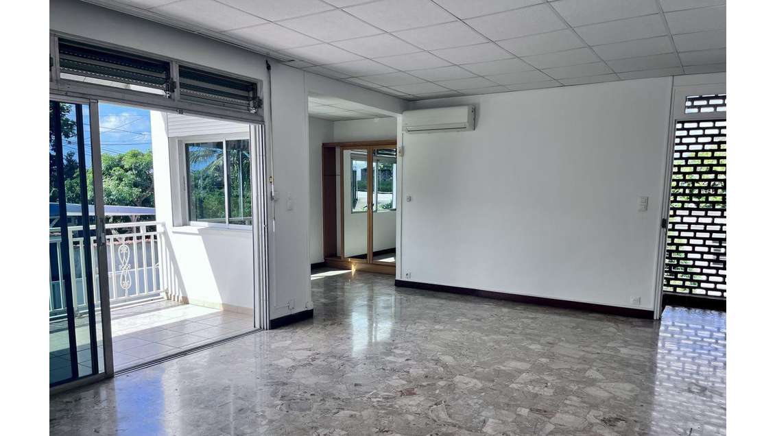 A louer bureaux haut de villa 110m² Fort-de-France