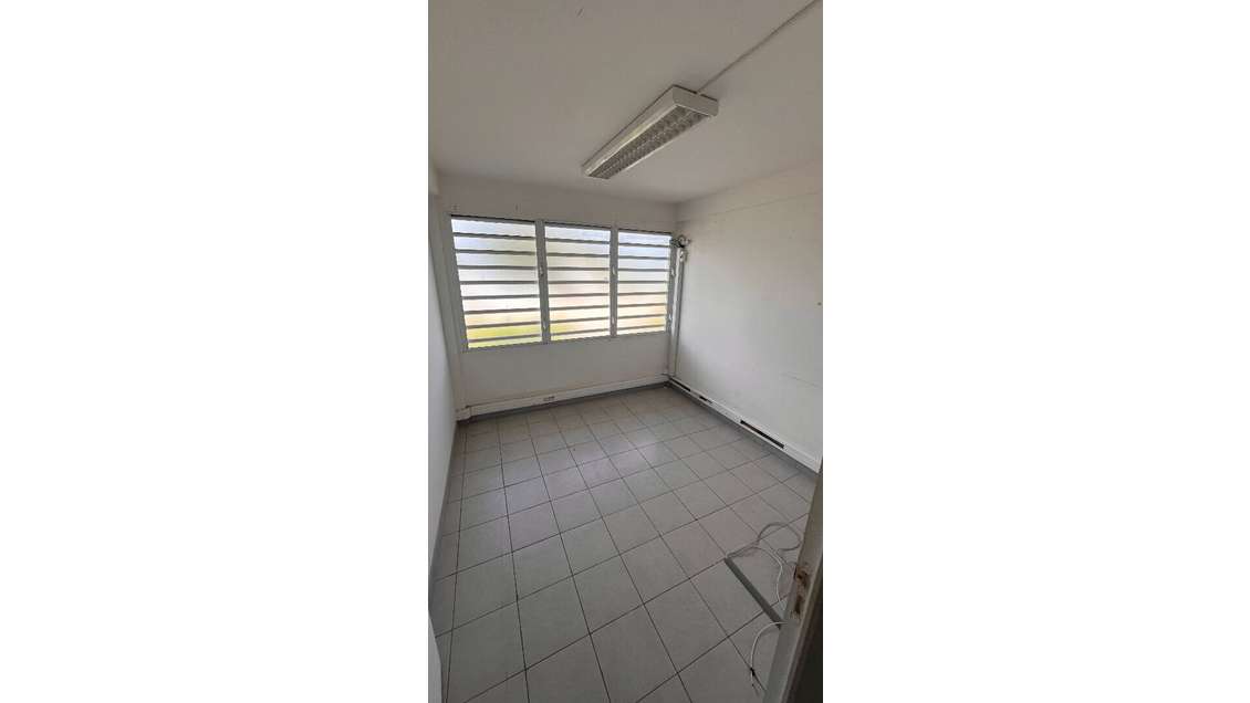 PLATEAUX DE BUREAUX DE 125 M2 (EMPLACEMENT