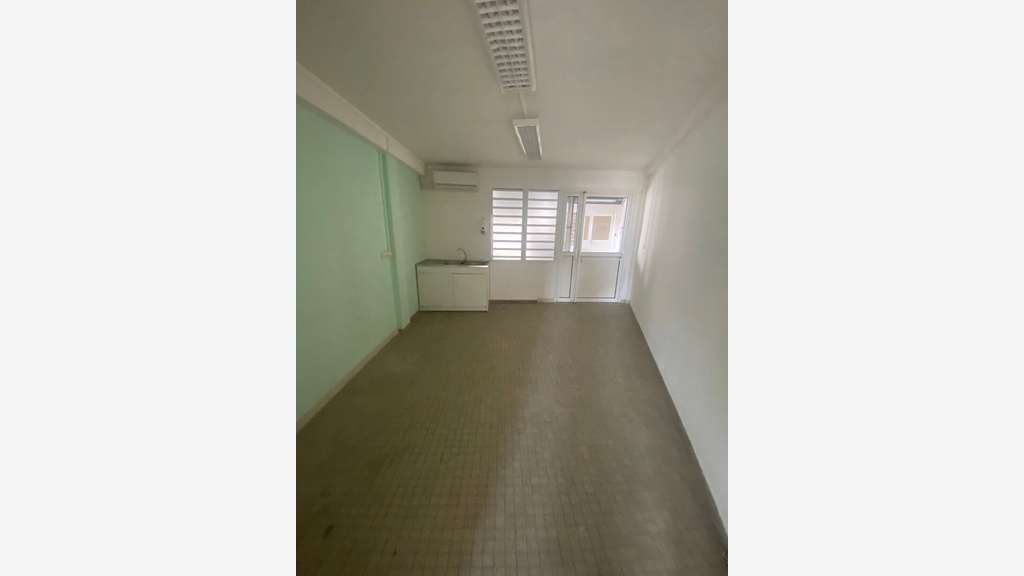 A louer bureaux de 250m² accès PMR Fort de France