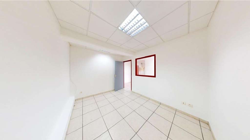 A louer local professionnel, bureau 10m² ZFU, FDF
