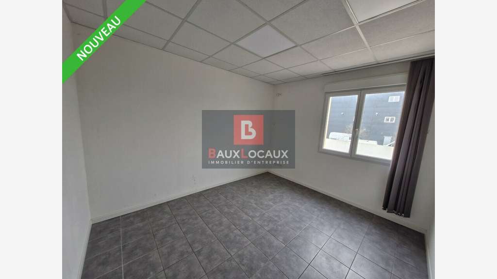 Bureaux lumineux à louer ZI de Valampe à Fos/Mer