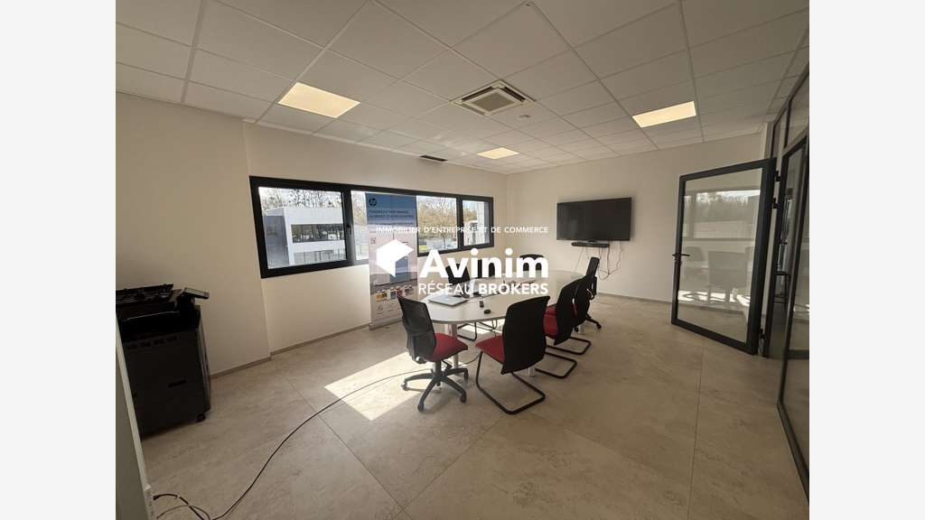 Bureaux premiums 300m² à louer à Dole Foucherans