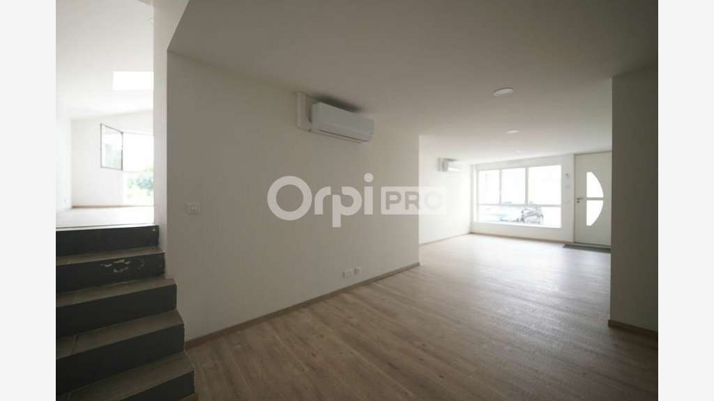 Bureaux à louer 135m² à Francheville
