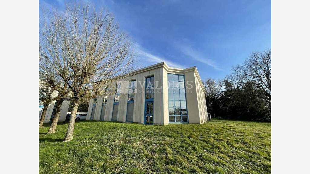 Bureaux 157m² RDC à louer à Francheville