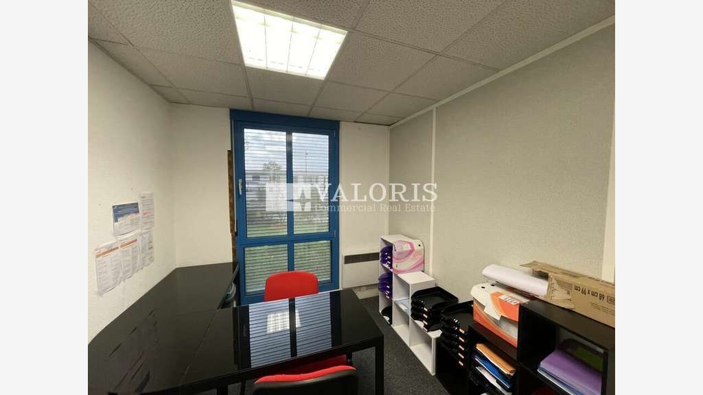 Bureaux 157m² RDC à louer à Francheville