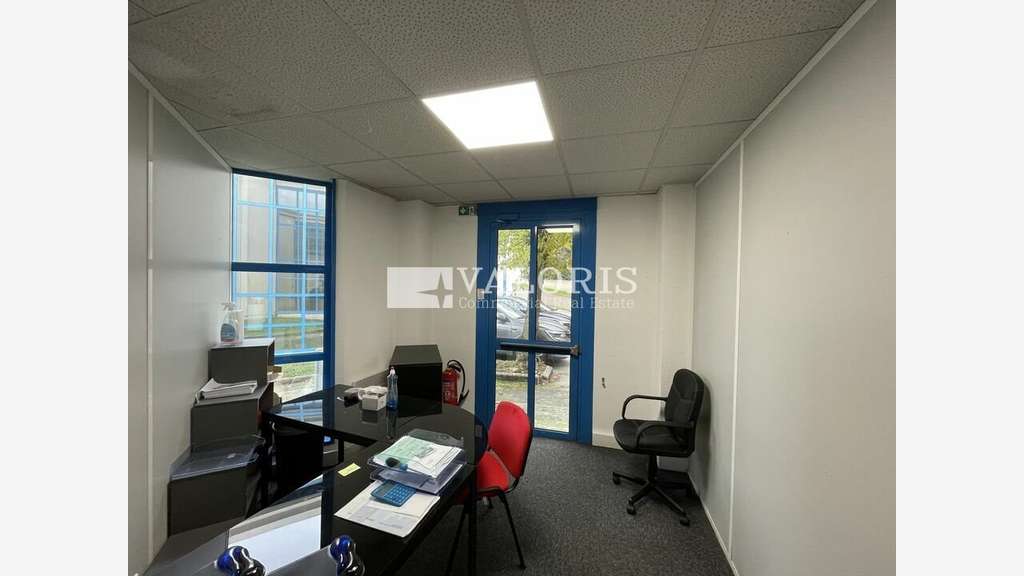 Bureaux 157m² RDC à louer à Francheville