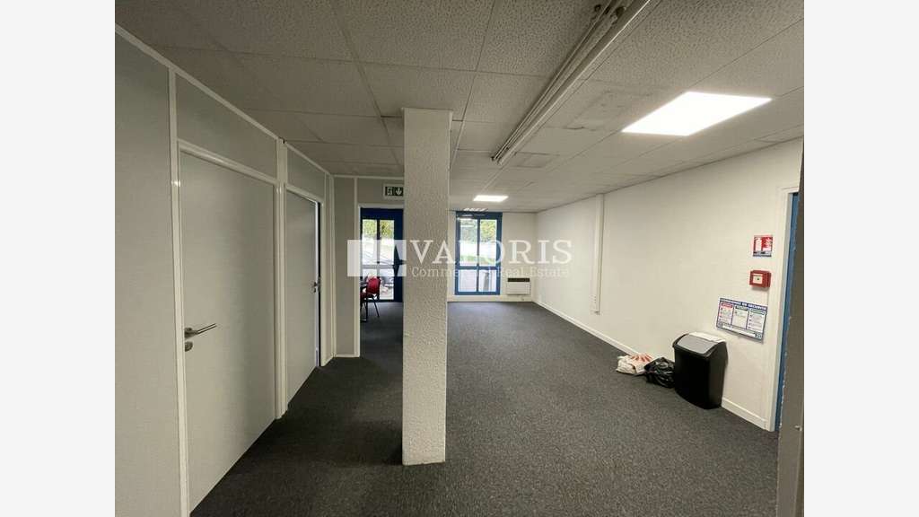 Bureaux 157m² RDC à louer à Francheville