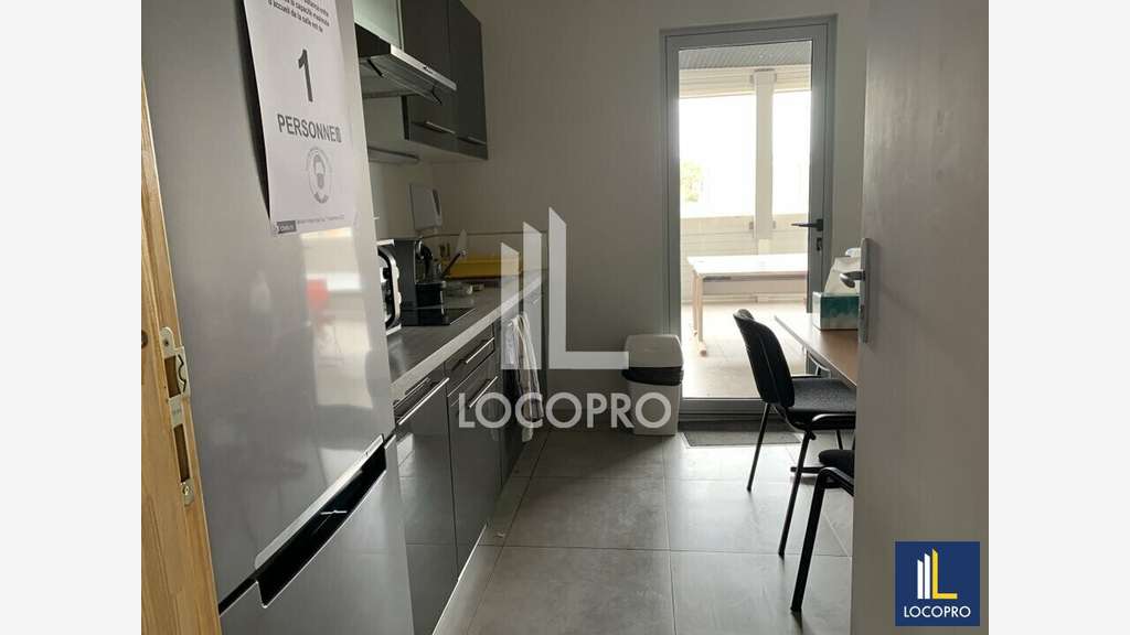 Bureaux 166m² à louer proche A8 à Fréjus