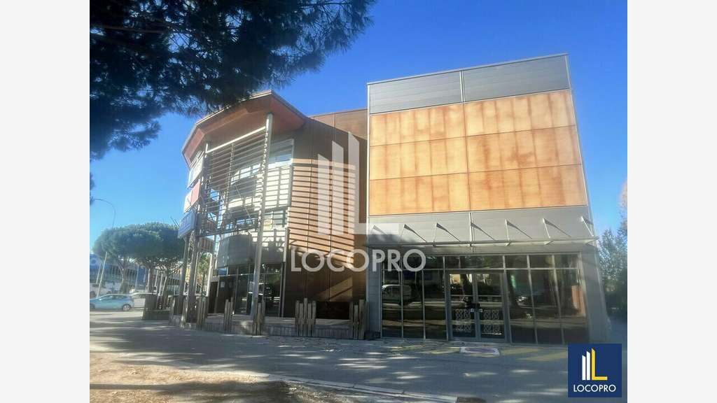 A louer bureaux 80m² R+2 à Fréjus