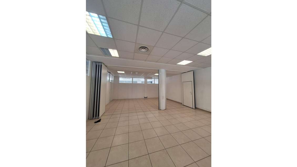 Bâtiment de bureaux sur 2 niveaux d'une superficie