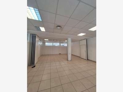 Bâtiment de bureaux sur 2 niveaux à Fréjus