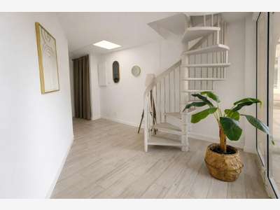 Loue local pro de 15m² traversant à port Fréjus
