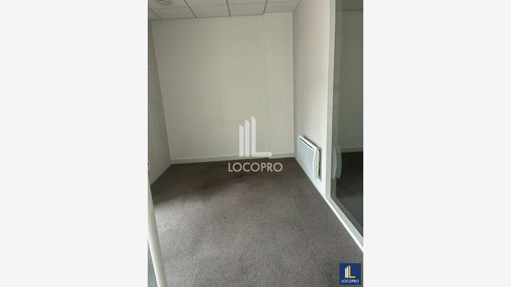 A louer bureaux 192m² artère fréquentée de Fréjus