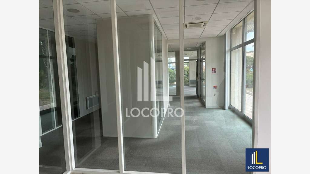 A louer bureaux 192m² artère fréquentée de Fréjus