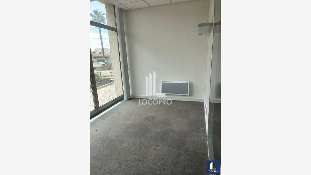 A louer bureaux 192m² artère fréquentée de Fréjus