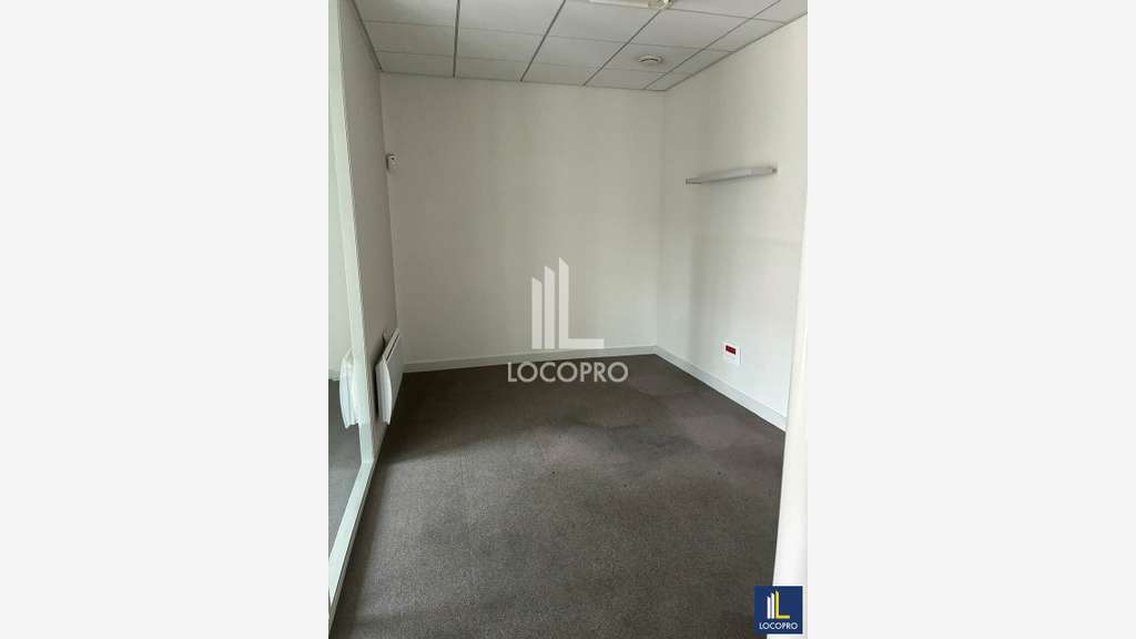 A louer bureaux 192m² artère fréquentée de Fréjus