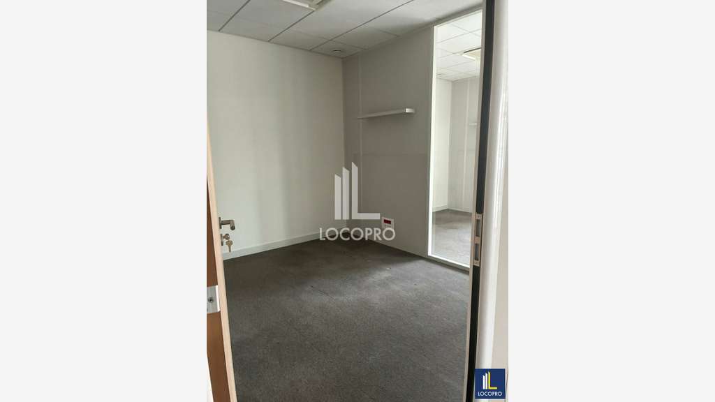 A louer bureaux clés en main 222m² à Fréjus