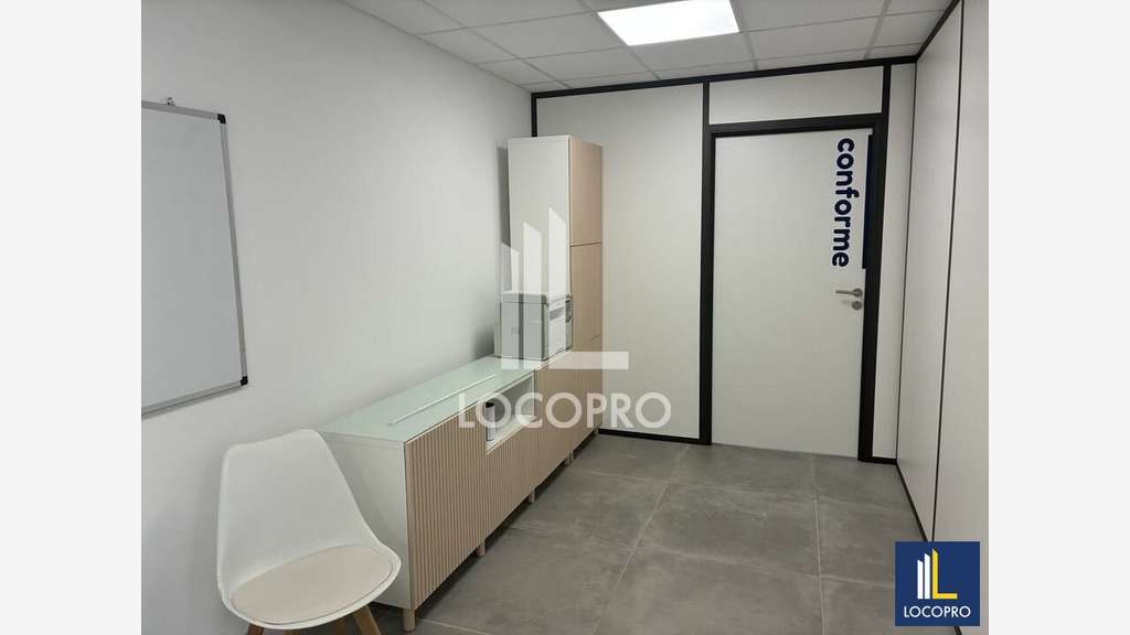 A louer bureaux neufs 135m² imp Cistudes à Fréjus