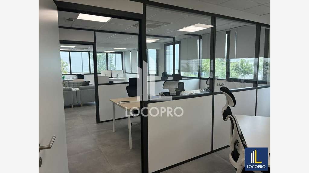 A louer bureaux neufs 135m² imp Cistudes à Fréjus