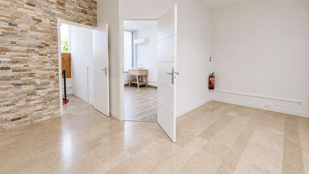 Local professionnel en duplex 70m² avec garage