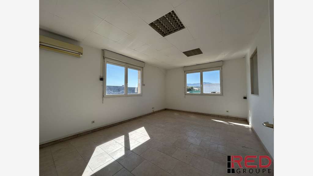 Bureau 110m² R+1 à louer zone d'activité Gardanne