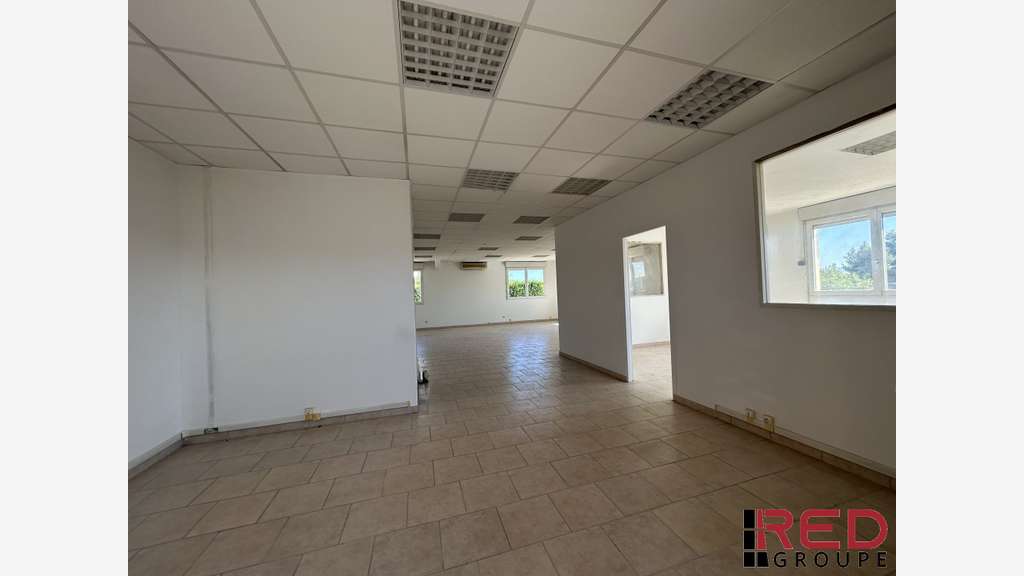 Bureau 110m² R+1 à louer zone d'activité Gardanne