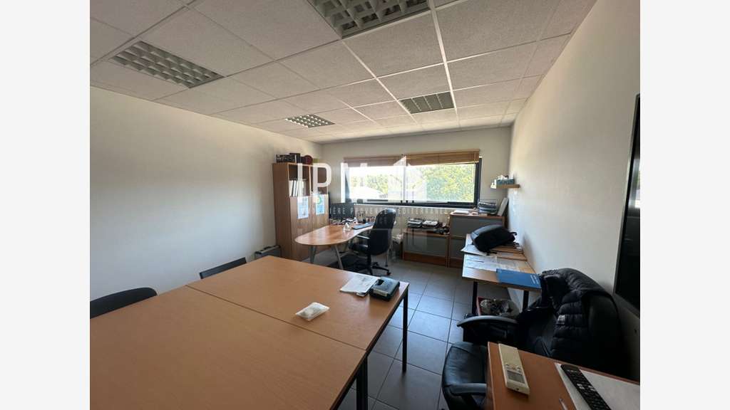 A louer bureaux 77m² à Gardanne Zone de l'Avon