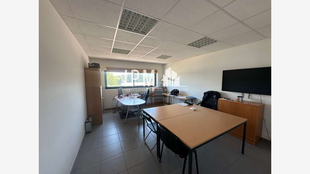 A louer bureaux 77m² à Gardanne Zone de l'Avon