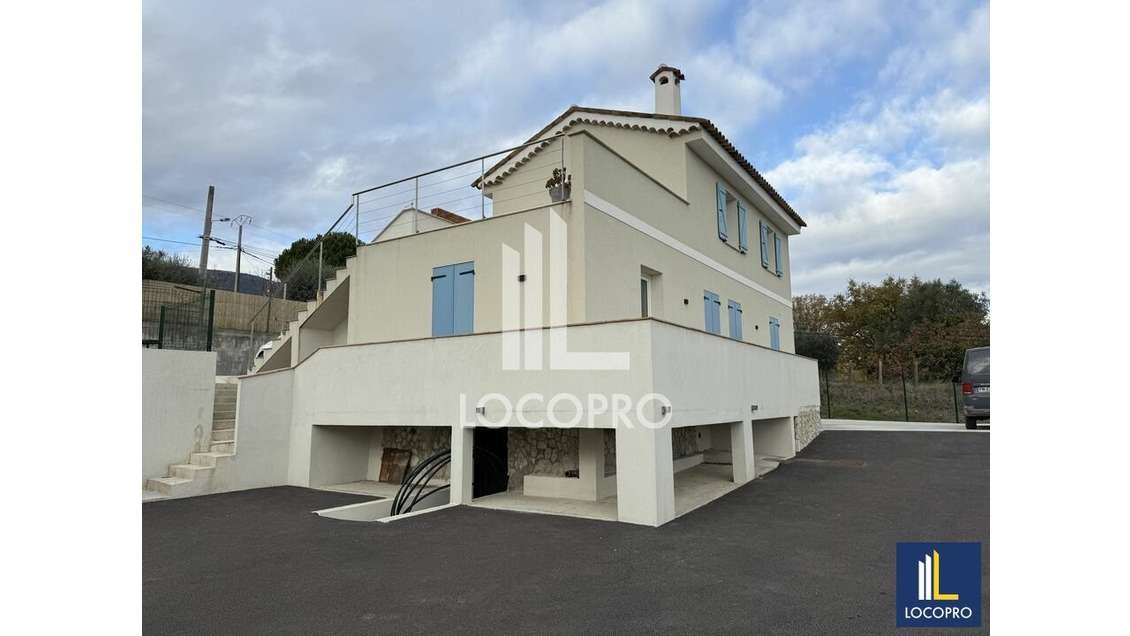 A louer bureaux 70m² idéalement situés à Gattières