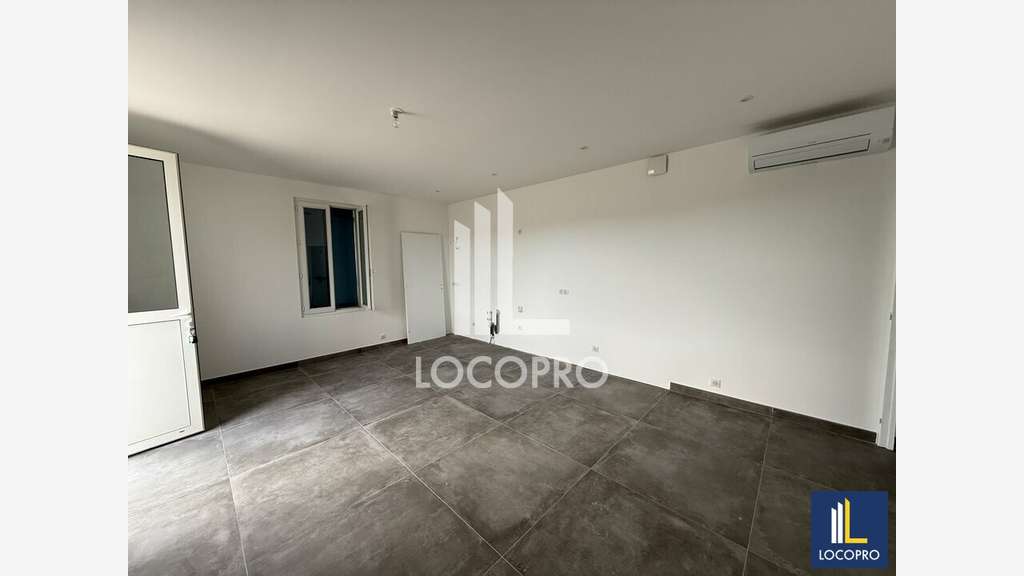 A louer bureaux 70m² idéalement situés à Gattières