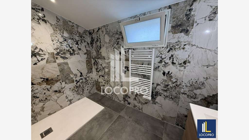 A louer bureaux 70m² idéalement situés à Gattières