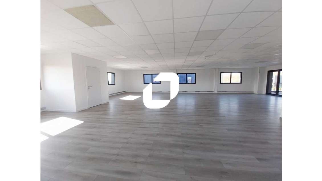 A louer Bureaux 150m² Gazeran