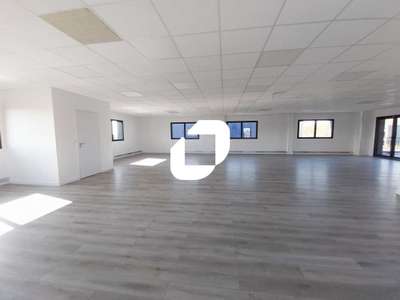 A louer Bureaux 150m² Gazeran