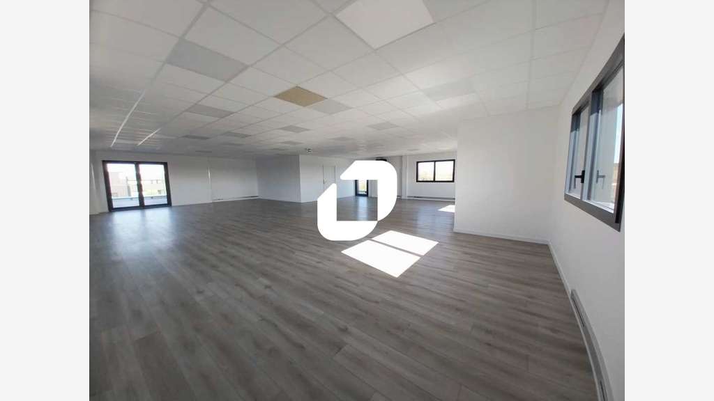 A louer Bureaux 150m² Gazeran