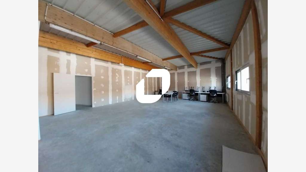 A louer Bureaux 180m² Gazeran