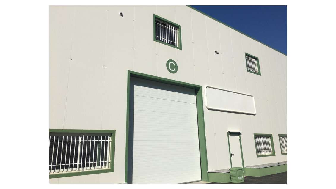 Entrepôt avec bureaux à louer à Gémenos