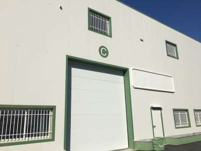 Entrepôt avec bureaux à louer à Gémenos