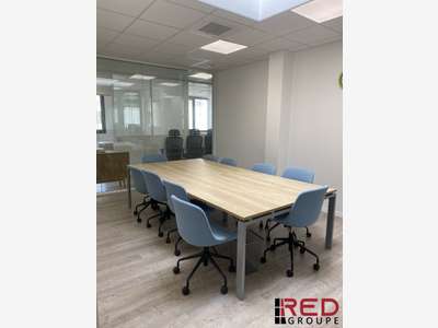 Local 642m² en très bon état à louer à Gémenos
