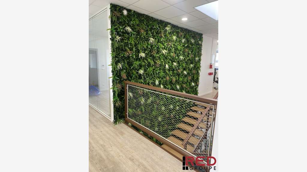 Local 642m² en très bon état à louer à Gémenos