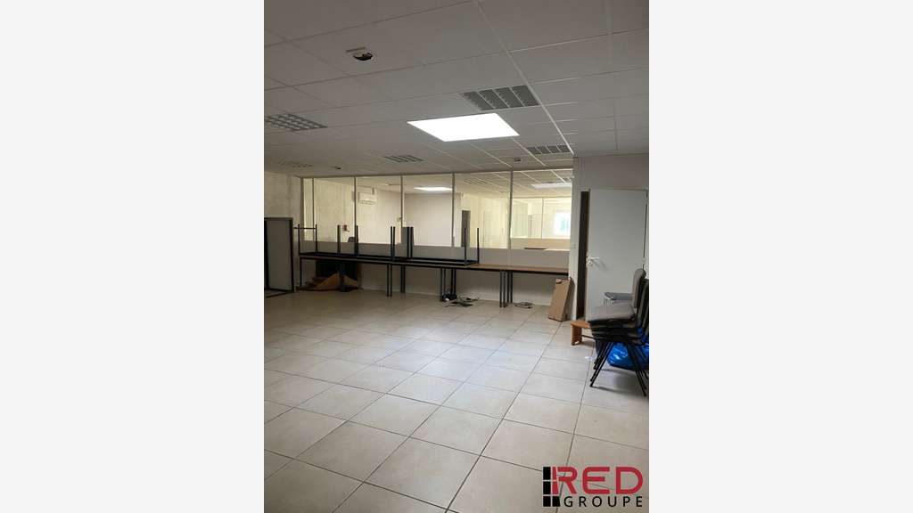 A louer bureaux 300m² R+1 à Gémenos